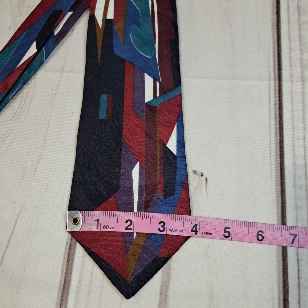 Halston III Abstract Tie - Picture 2 of 7